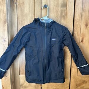Patagonia Kids' black Raincoat
